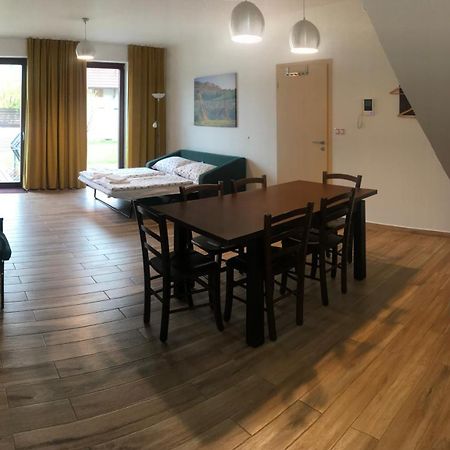 Hotel Vinarsky Dum V Zahrade Pasohlávky Esterno foto
