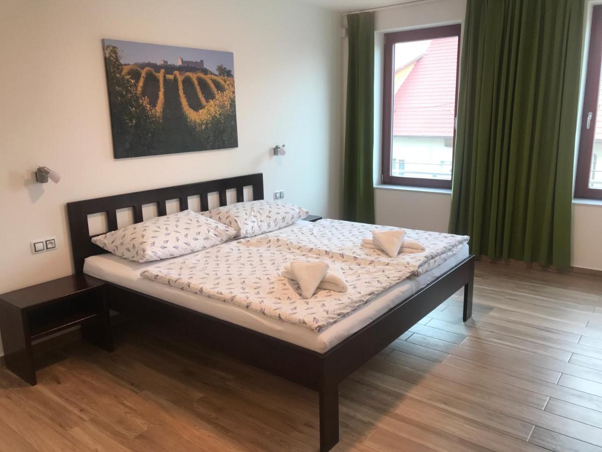 Hotel Vinarsky Dum V Zahrade Pasohlávky Esterno foto
